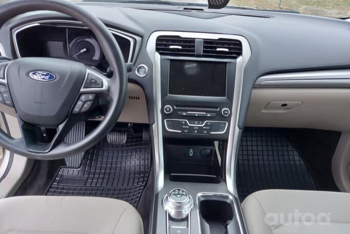 Ford Fusion (North America) 2 generation [restyling] Sedan