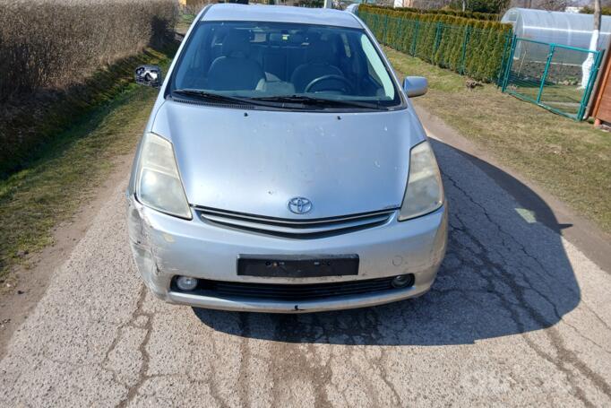 Toyota Prius XW20 [restyling]