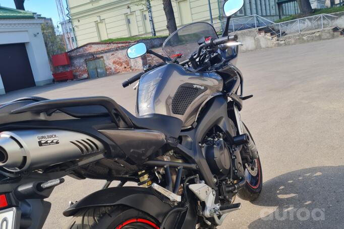 Yamaha FZ