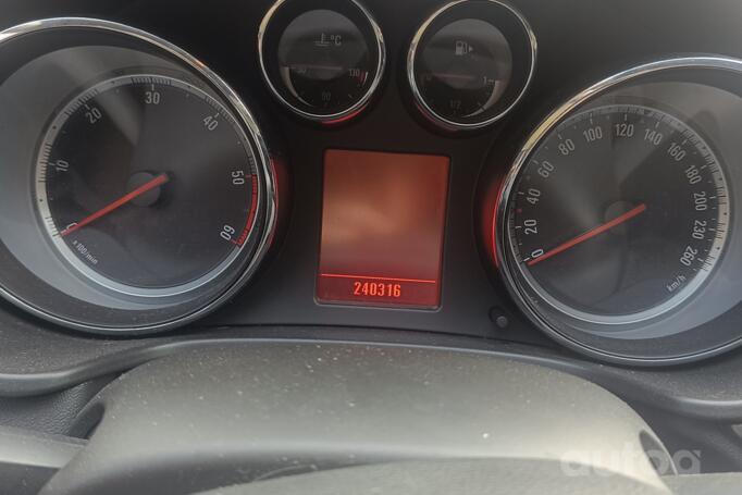 Opel Insignia A Sedan 4-doors