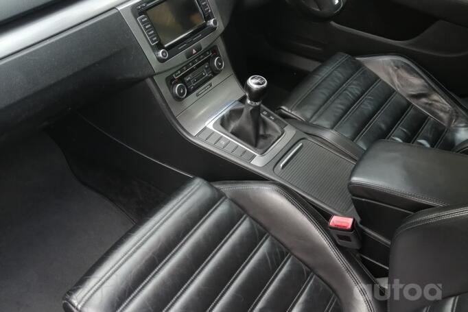 Volkswagen Passat Variant 1 generation wagon (5 doors)