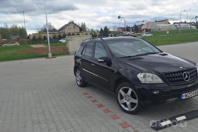 Mercedes-Benz M-Class W164 Crossover 5-doors