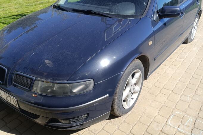 SEAT Toledo 2 generation Sedan