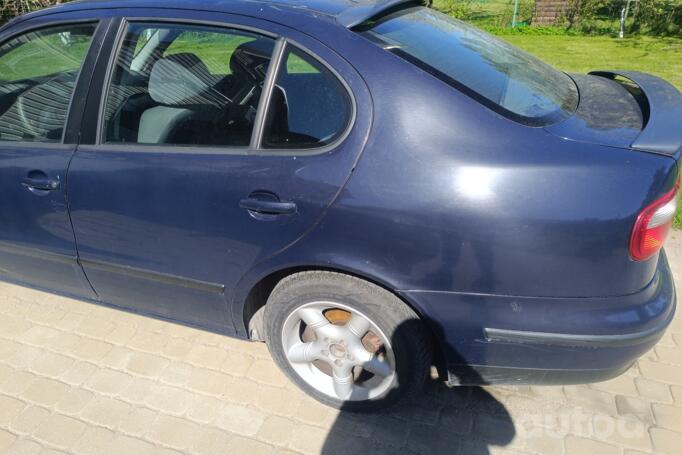 SEAT Toledo 2 generation Sedan