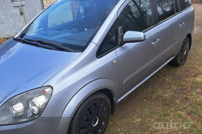 Opel Zafira B Minivan 5-doors