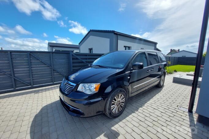 Lancia Voyager [restyling]