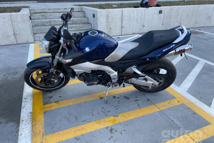Suzuki GSR 600