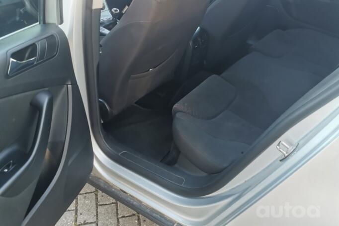 Volkswagen Passat B6 Sedan 4-doors