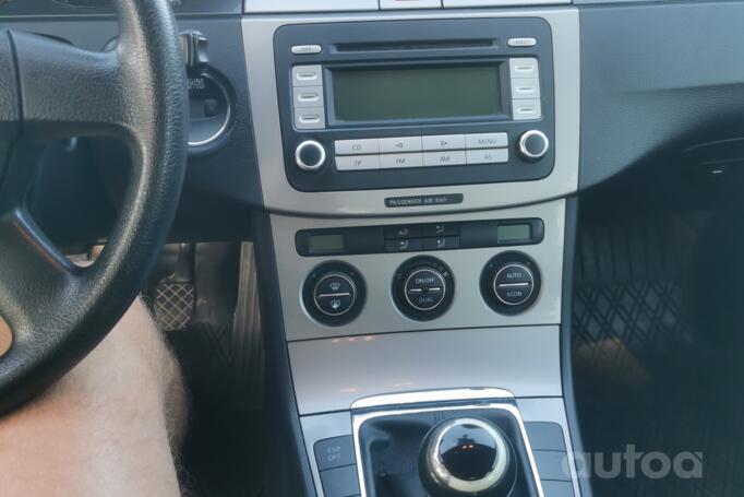 Volkswagen Passat B6 Sedan 4-doors