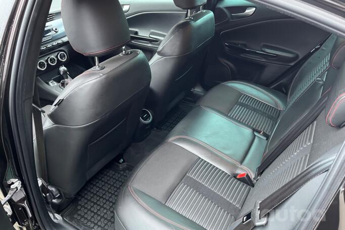 Alfa Romeo Giulietta 940 Hatchback