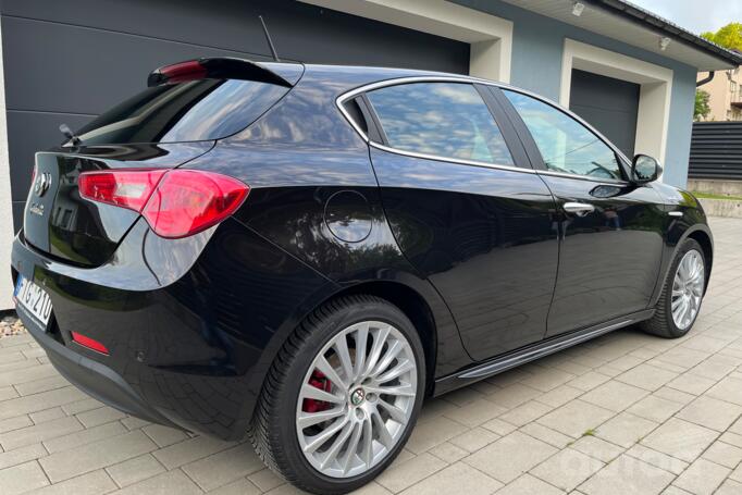 Alfa Romeo Giulietta 940 Hatchback