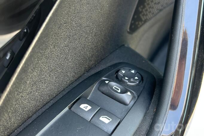 Peugeot 208 1 generation [restyling]