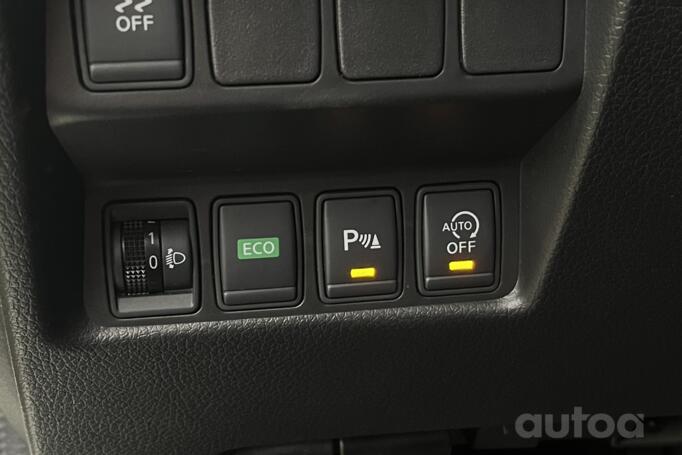 Nissan X-Trail T32 Crossover