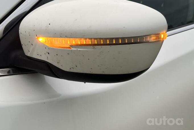 Nissan X-Trail T32 Crossover