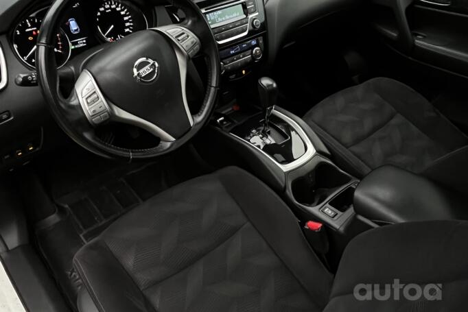 Nissan X-Trail T32 Crossover