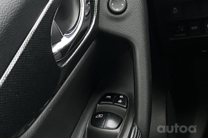 Nissan X-Trail T32 Crossover