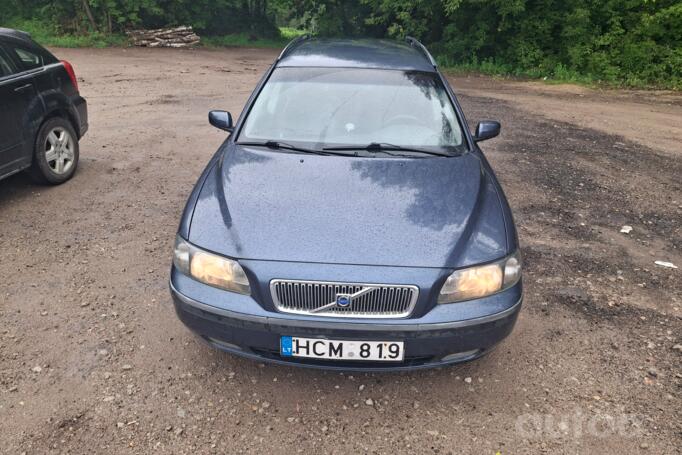 Volvo V70 2 generation wagon