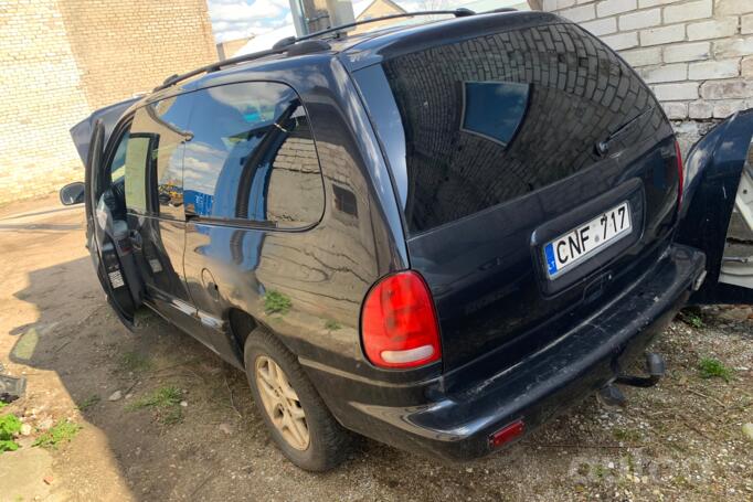 Dodge Caravan 3 generation Grand minivan 5-doors
