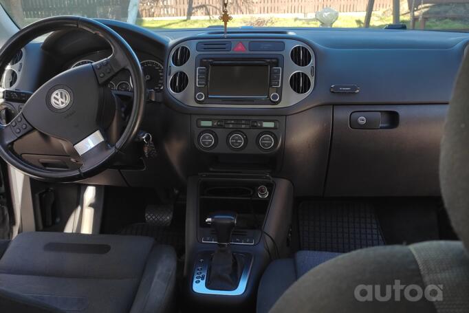 Volkswagen Tiguan 1 generation Crossover