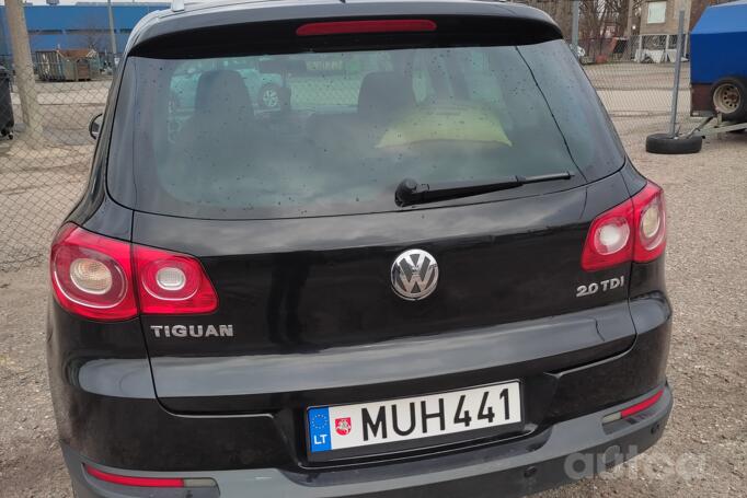 Volkswagen Tiguan 1 generation Crossover