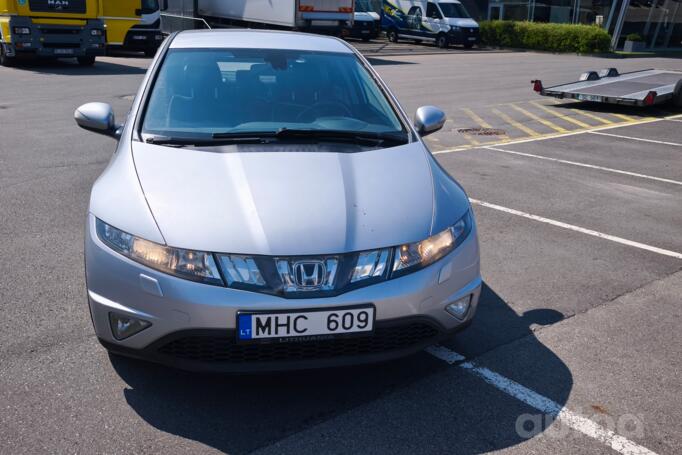 Honda Civic 8 generation Hatchback 5-doors