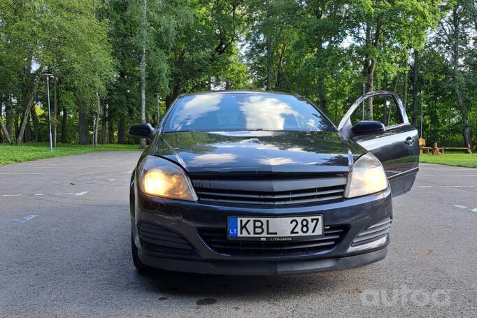 Opel Astra H Hatchback