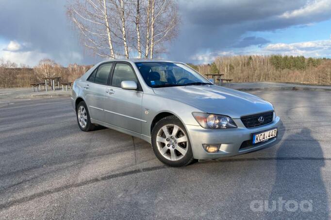 Lexus IS XE10 Sedan