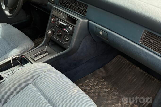 Audi 100 4A/C4 Sedan