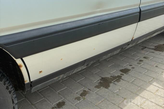 Audi 100 4A/C4 Sedan