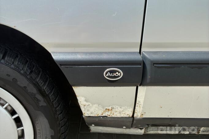 Audi 100 4A/C4 Sedan