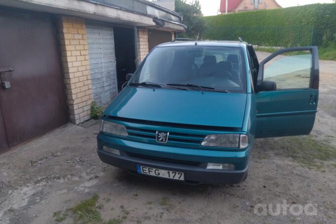 Peugeot 806 221 Minivan