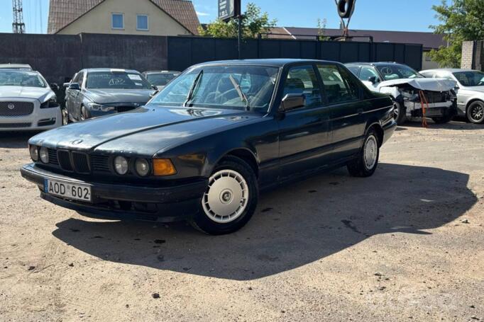 BMW 7 Series E32 Sedan