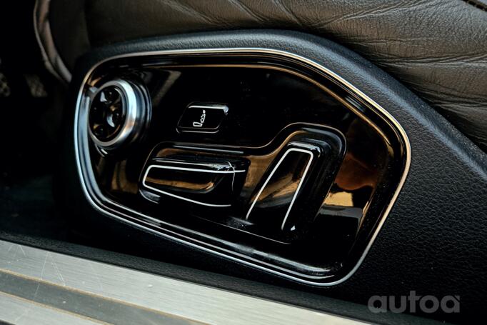 Audi A8 D4/4H Sedan
