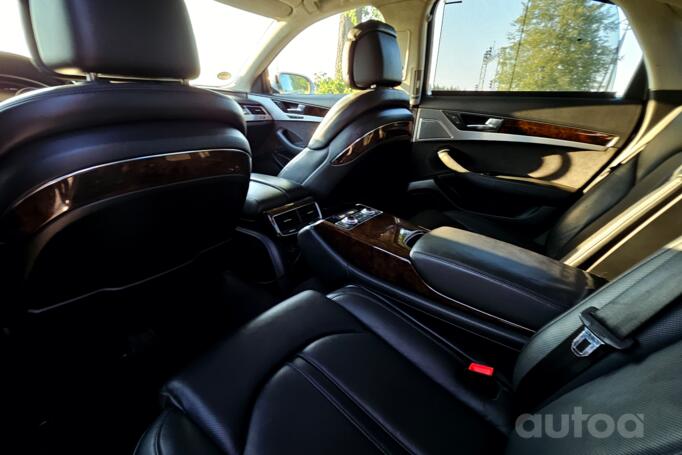 Audi A8 D4/4H Sedan