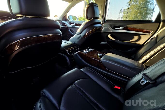 Audi A8 D4/4H Sedan