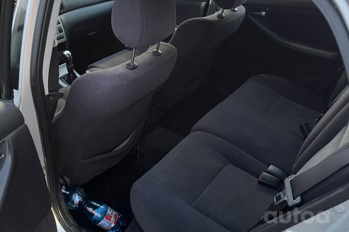 Toyota Corolla E120 Hatchback 5-doors