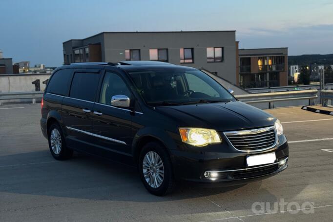 Chrysler Town & Country 5 generation [restyling]