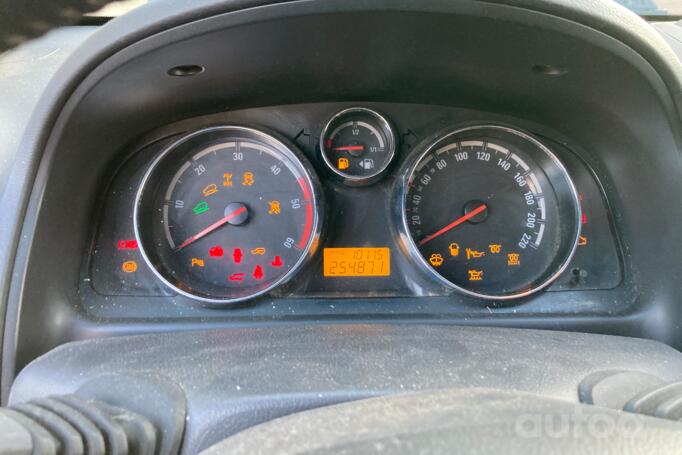 Opel Antara 1 generation Crossover