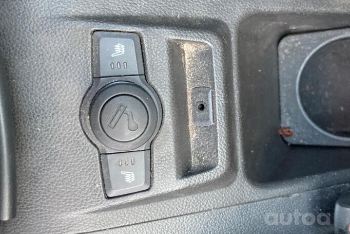 Opel Antara 1 generation Crossover