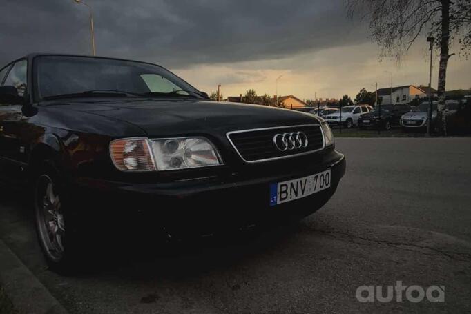 Audi A6 A4/C4 Sedan