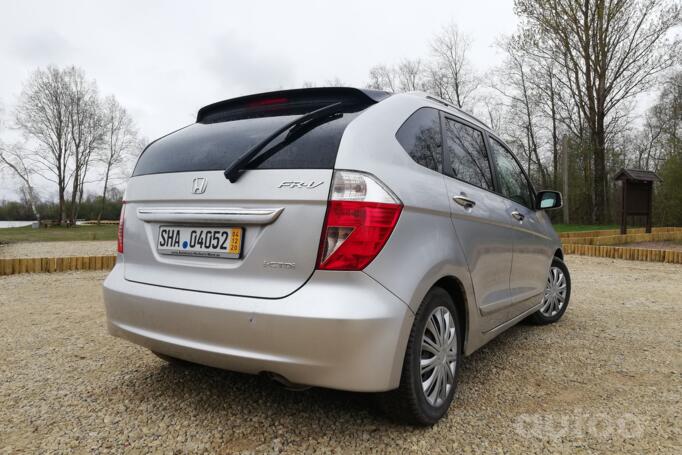 Honda FR-V 1 generation Minivan