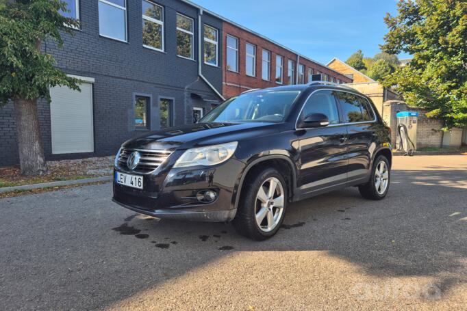Volkswagen Tiguan 1 generation Crossover