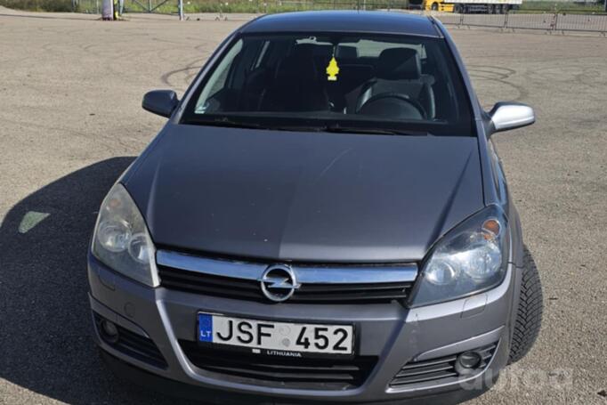 Opel Astra H Hatchback
