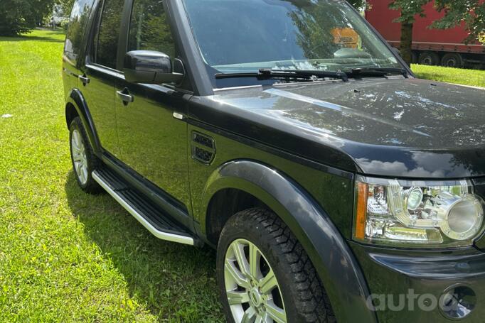 Land Rover Discovery 4 generation SUV