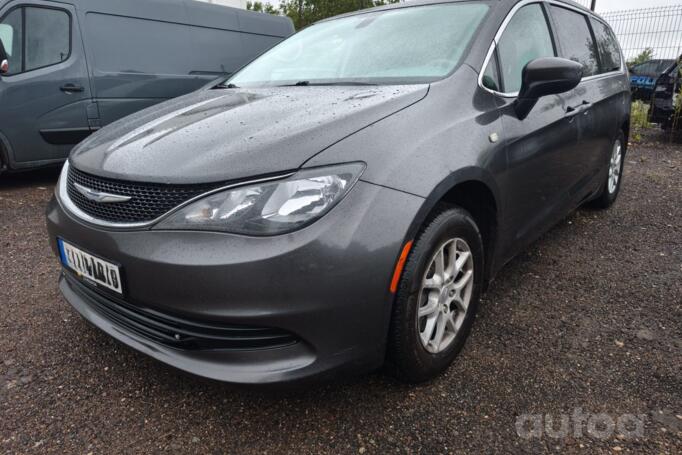 Chrysler Pacifica 2 generation Minivan