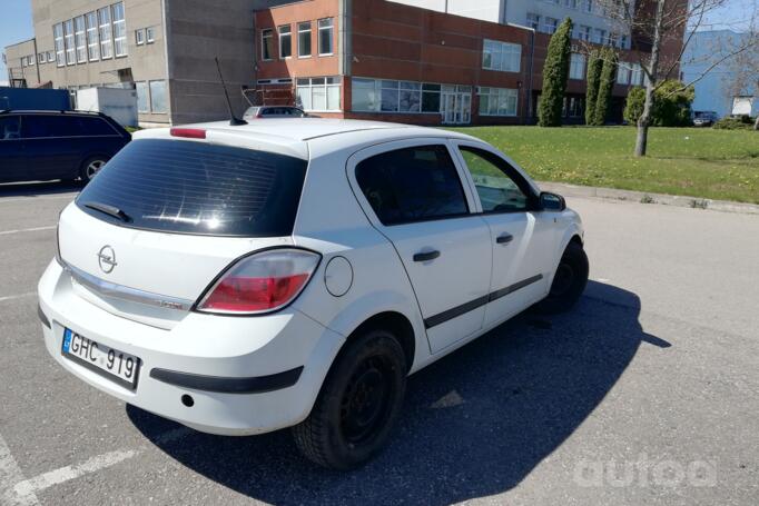 Opel Astra H Hatchback
