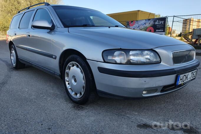 Volvo V70 2 generation wagon