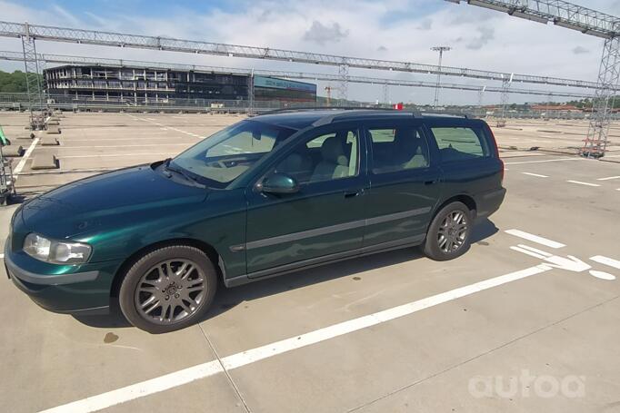 Volvo V70 2 generation wagon