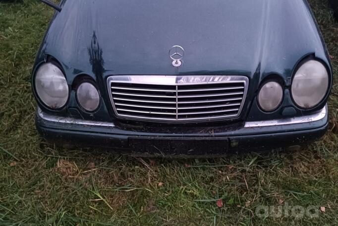 Mercedes-Benz E-Class W210 wagon 5-doors