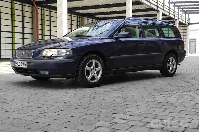 Volvo V70 2 generation wagon